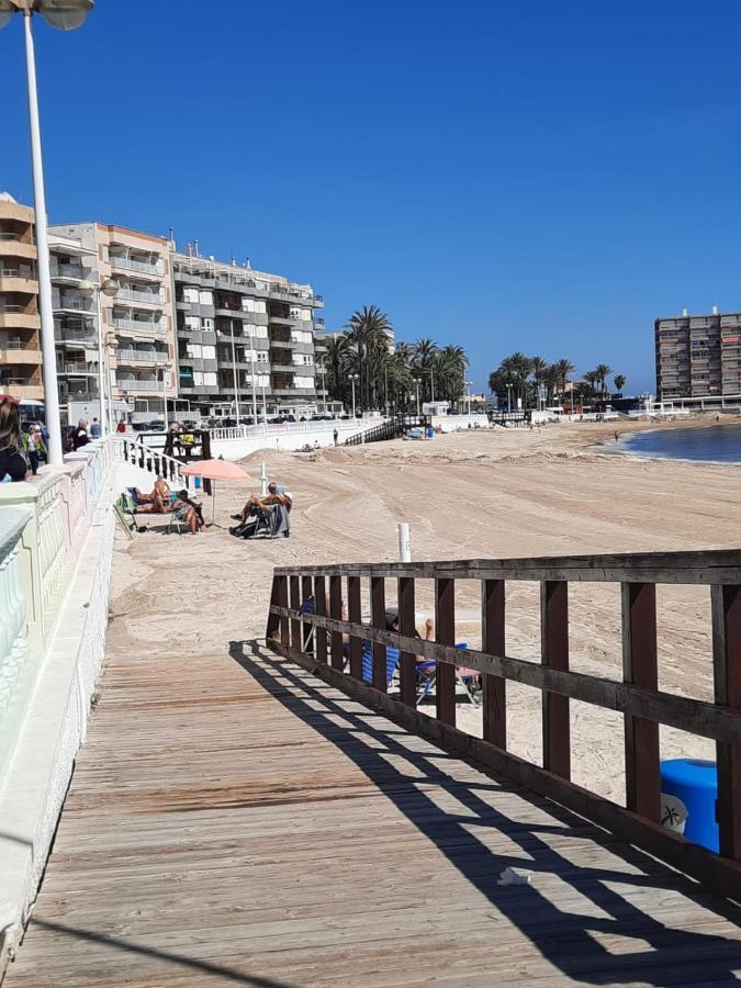 Студия на белоснежном пляже Los Locos Torrevieja Exterior foto